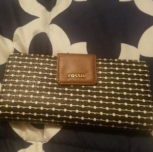 Fossil wristlet wallet